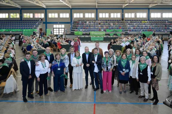 Imaxe da nova:Gómez Caamaño pon en valor a traxectoria de 30 anos de apoio a pacientes e familias da Asociación Española Contra o Cancro en Caban...