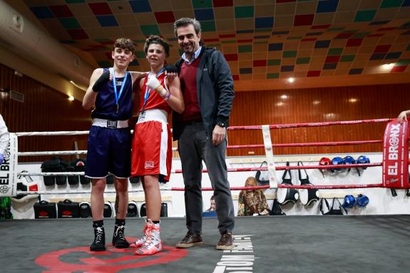 Imaxe da nova:Diego Calvo participa na entrega de medallas do Campionato de Galicia de Boxeo celebrado en Ferrol