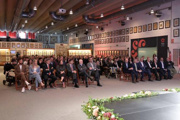 Imagen de la noticia:La Xunta felicita a deportistas y clubes reconocidos por La Voz de Galicia con sus Premios del Deporte