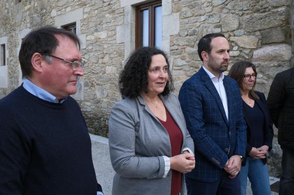 Imaxe da nova:Belén do Campo supervisou a obra de mellora funcional do espazo público viario do núcleo de Camboño realizada ao abeiro do plan Hur...