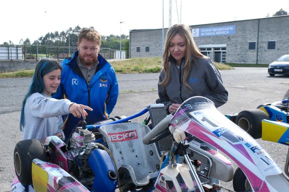 Imaxe da nova:Fabiola García sitúa a piloto infantil Aroa Fernández como un referente feminino e unha promesa do automobilismo galego
