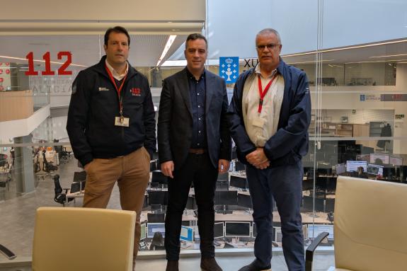 Imaxe da nova:O director xeral de Seguridade de Asturias interésase polo funcionamento dos servizos galegos de emerxencia e seguridade