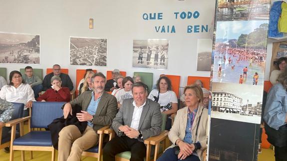 Imagen de la noticia:La Xunta felicita al personal, usuarios y familiares de su Centro de Día en Vilagarcía de Arousa por su aniversario