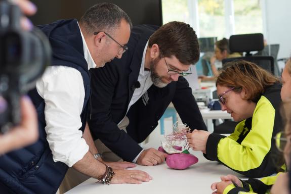 Imaxe da nova:A Xunta pon en valor os programas de formación dual para persoas con discapacidade impulsados por Amicos