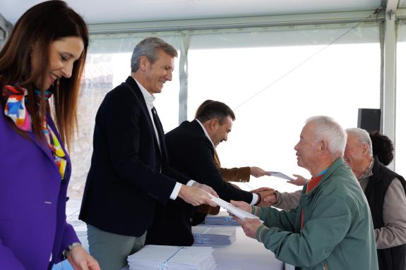 Imagen de la noticia:Rueda reafirma el compromiso de la Xunta con el rural con la entrega de más de 540 títulos de la concentración parcelaria en...