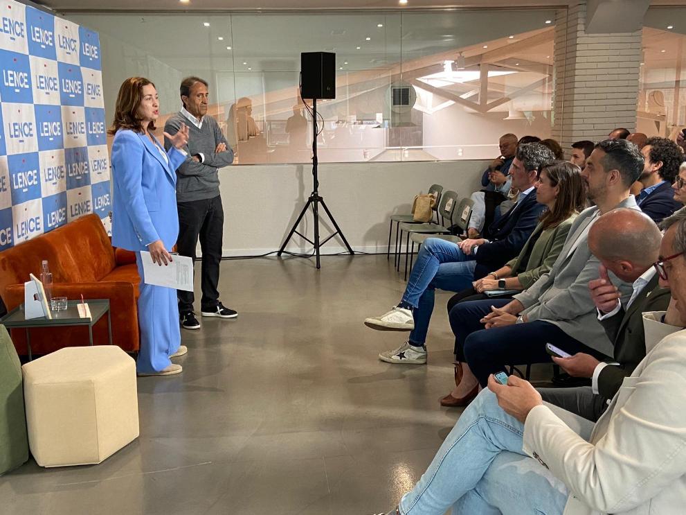 Imaxe 1 de 2 asociada á nova