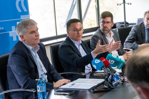 Imagen de la noticia:La Xunta buscará en el Diálogo Social soluciones ante el absentismo después de la presentación de un informe que estima en 2...