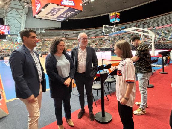 Imaxe da nova:A Xunta de Galicia pon en valor a campaña do centro comercial aberto Zona Obelisco en colaboración co Básquet Coruña
