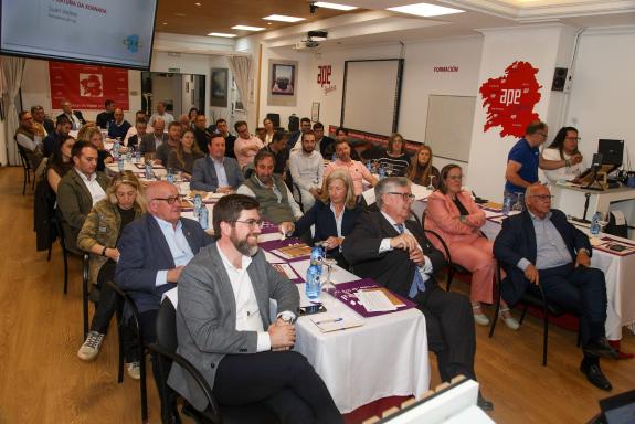Imagen de la noticia:La Xunta explica en Pontevedra los apoyos autonómicos a la labor integral del tejido autónomo gallego