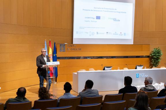 Imagen de la noticia:La Xunta impulsa la investigación sanitaria transfronteriza entre Galicia y el Norte de Portugal con el proyecto IntegraSaúd...