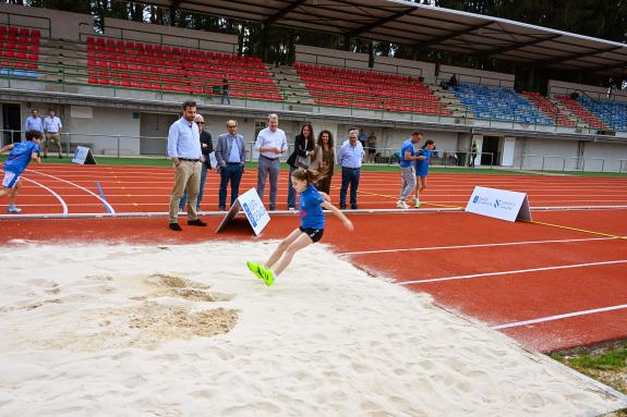 Imagen de la noticia:La Xunta refuerza el área deportiva del complejo de Monterrei con una inversión de más de 400.000€ en la renovación de su pi...