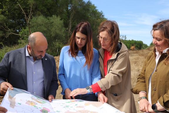 Imagen de la noticia:Medio Rural invierte más de 1,7 M€ para mejorar la red de 74 caminos de la parcelaria de Val de Camba en Rodeiro