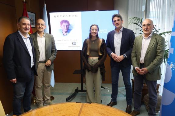 Imagen de la noticia:La Biblioteca Pública de la Xunta en Lugo acoge una muestra de retratos de pacientes oncológicos