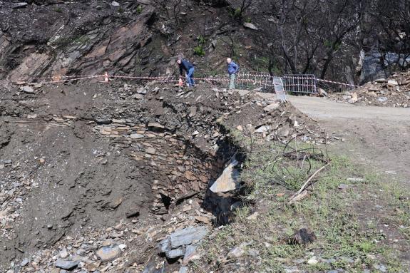 Imaxe da nova:A Xunta colabora co Concello de Quiroga na recuperación do tramo da estrada municipal de Soldón a Vilarmel que se derrubou a semana...