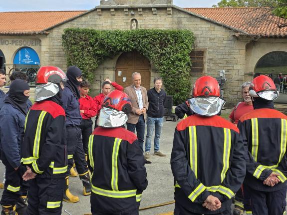Imagen de la noticia:Reguera destaca la excelente preparación del alumnado de la escuela FP Marítimo-Pesqueira tras asistir a uno de sus simulacr...