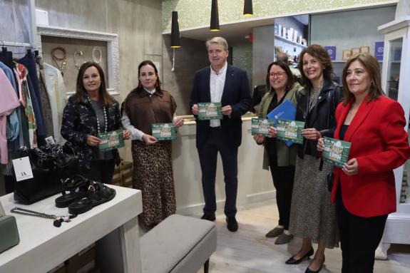 Imagen de la noticia:El delegado territorial de la Xunta en Ourense destaca la campaña de la Xunta `Merca no teu comercio 2026´ a favor de los es...