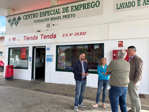 Imagen de la noticia:La Xunta apoya con cerca de 1 M€ la contratación de personas con discapacidad a través de las ayudas a centros especiales de...