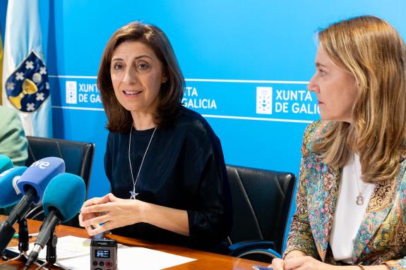 Imagen de la noticia:La Xunta traslada a la Comisión Europea la singularidad del litoral gallego con el fin de defender a la comunidad ante el im...