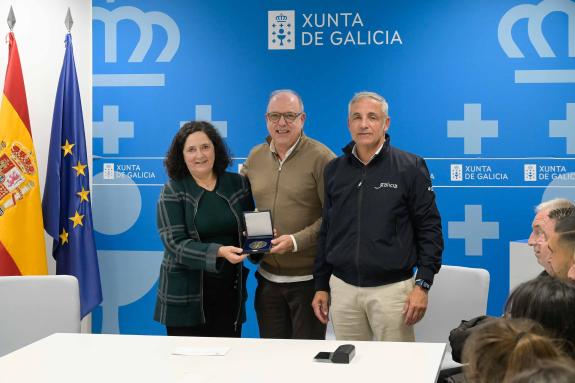 Imagen de la noticia:La Xunta recibe a las jugadoras del Victoria CF femenino tras su histórico ascenso a la Segunda Federación