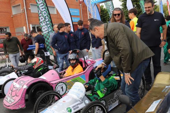 Imaxe da nova:Medio centenar de alumnos compiten na carreira Barreiros E-Motion FP A Estrada Urban Race