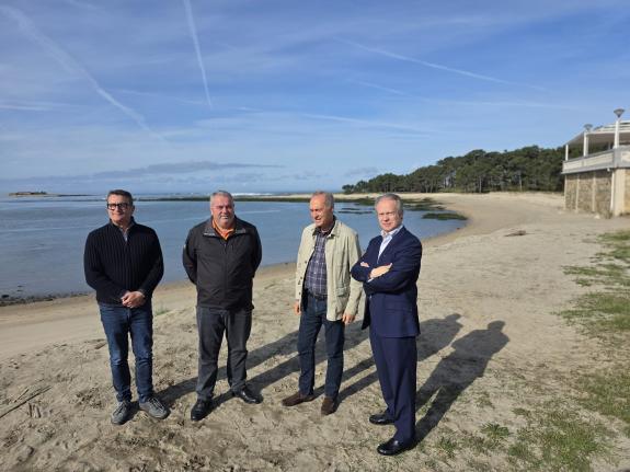 Imaxe da nova:A Xunta axuda á contratación e socorristas para a praia do Muíño, na Guarda