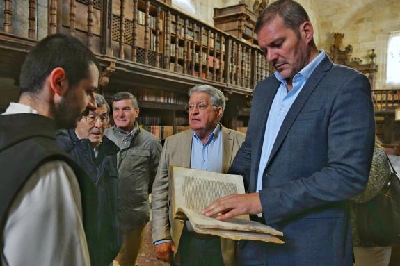 Imagen de la noticia:López Campos aborda con el alcalde de San Cristovo de Cea colaboraciones en infraestructuras culturales y patrimoniales de c...