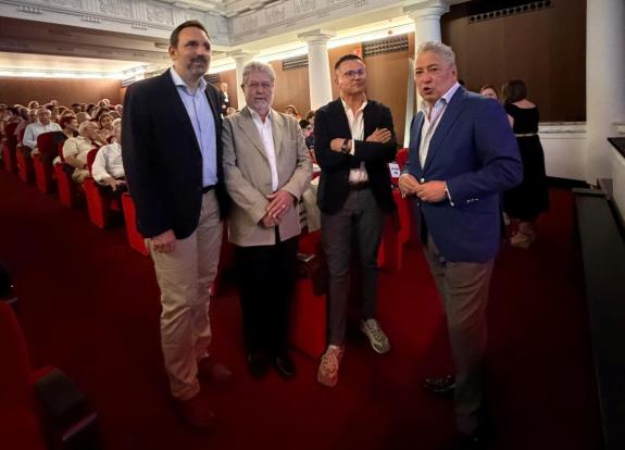 Imaxe da nova:A Xunta destaca o labor do lar gallego de Sevilla na divulgación da tradición e da música popular galega