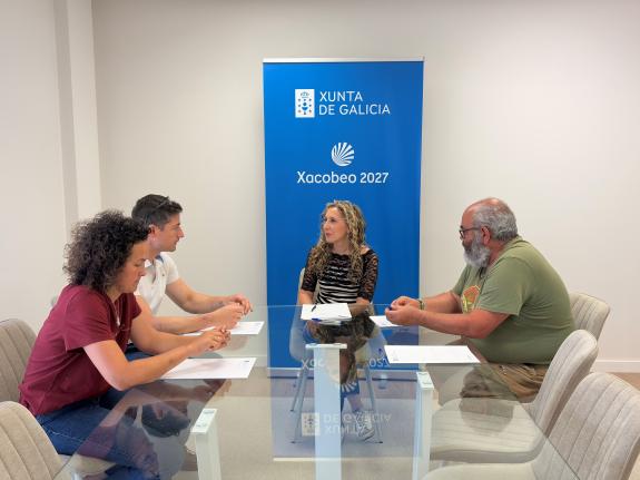 Imaxe da nova:A delegada da Xunta en Ferrol reúnese co Club de Remo San Felipe