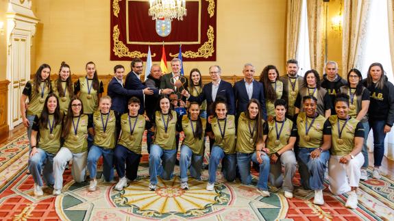 Imaxe da nova:Rueda destaca a fazaña histórica do Mecalia Atlético Guardés tras proclamarse campión da EHF European Cup