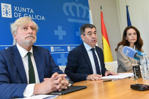 Imaxe da nova:A Xunta ofrece ao Estado os 4,8 M€ do programa de auxiliares de conversa para que asuma directamente a incorporación destas persoas...