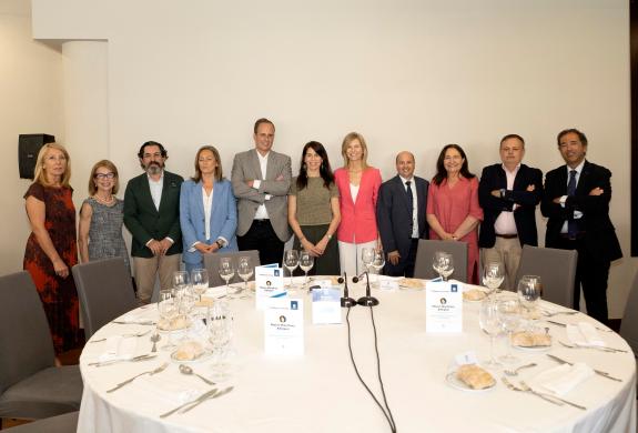 Imaxe da nova:M. Allegue chama a sumar esforzos para dar resposta ao desafío da vivenda e pon en valor o traballo da Xunta: “Non hai maior compro...