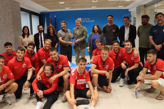 Imagen de la noticia:Manuel Pardo felicita a la Unión Deportiva Ourense por el ascenso a primera federación
