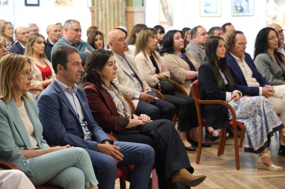 Imaxe da nova:O delegado da Xunta e a directora xeral de Promoción da Igualdade asisten ao pregón do Día da Caridade organizado por Cáritas