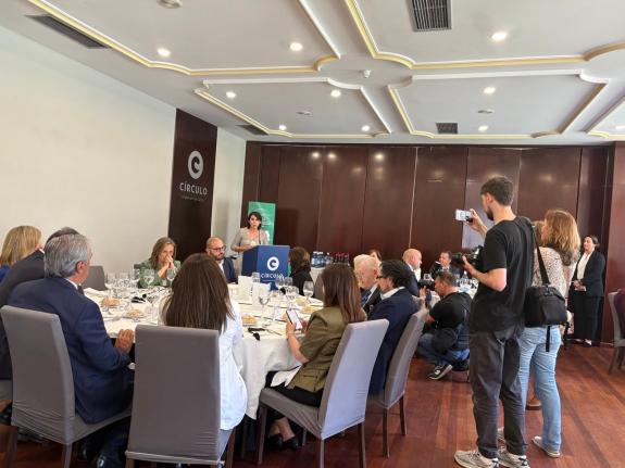 Imagen de la noticia:Lorenzana apela a no dejarse contaminar por la corriente negacionista que quiere derrocar la industria en Galicia