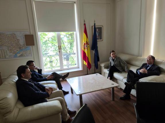 Imaxe da nova:A Xunta analiza novas vías de colaboración co Consulado xeral de España en São Paulo para impulsar a atención dos galegos no Brasil...