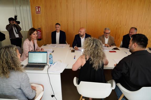 Imagen de la noticia:La Xunta traslada su propuesta de creación de un área de prestación conjunta del servicio de taxi en A Coruña