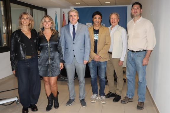 Imagen de la noticia:El delegado territorial de la Xunta recibe a expertos hispanoamericanos en el ámbito de la longevidad y el envejecimiento sa...