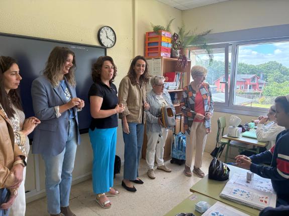 Imagen de la noticia:Xunta y USC evalúan en el Colegio Plurilingüe Lagostelle el proyecto 'Avatares' para mejorar la atención educativa del alumn...