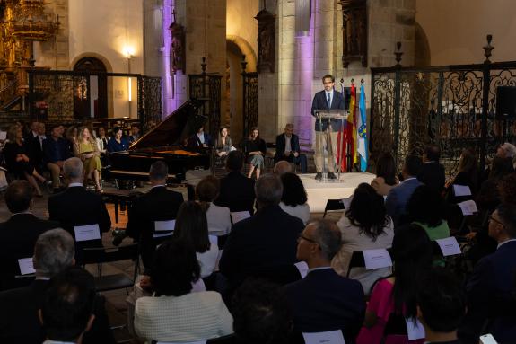 Imagen de la noticia:La Xunta asiste al concierto 'Joyas de la música checa', con el que se refuerzan los vínculos entre Galicia y la República C...