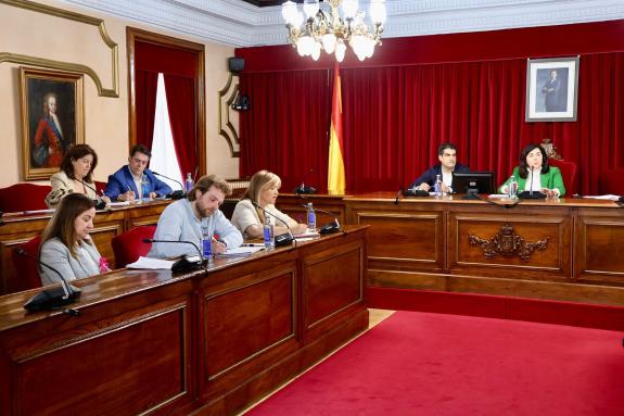Imagen de la noticia:La Xunta celebra la reactivación de la Mesa de Comercio Local de Lugo como herramienta clave para reforzar el comercio de pr...