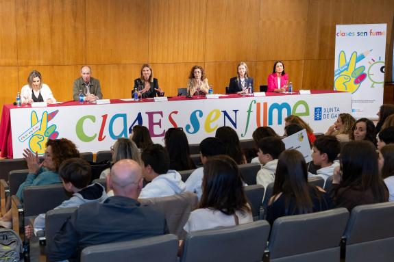 Imagen de la noticia:La Xunta destaca la participación de casi 2.000 alumnos de 38 centros en el programa Clases sin Humo, que lleva 24 años prev...
