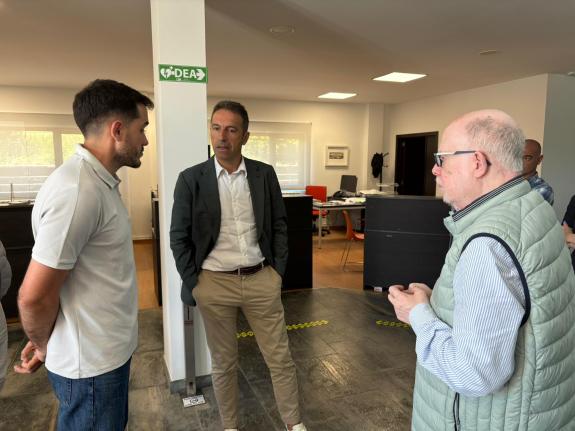 Imagen de la noticia:El delegado de la Xunta continúa en Abadín la ronda de visitas institucionales a los ayuntamientos lucenses