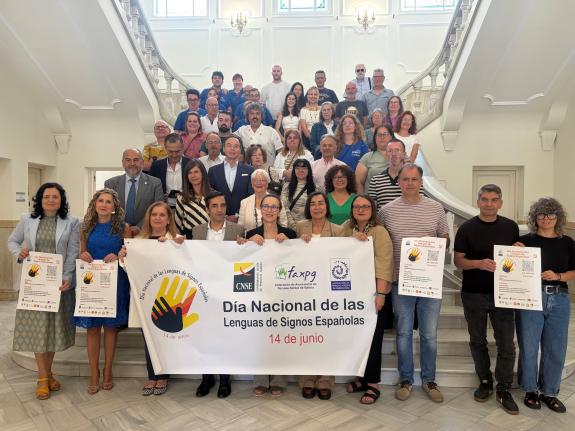 Imagen de la noticia:La delegada de la Xunta en Ferrol felicita a la Asociación de Persoas Xordas de Ferrolterra en el marco del Día Nacional de ...