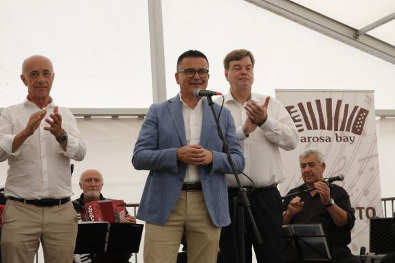 Imaxe da nova:A Xunta salienta os lazos históricos entre Vilanova de Arousa e a cidade alemá de Cuxhaven como exemplo do legado da emigración gal...