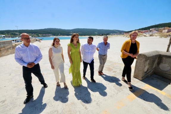Imaxe da nova:A Xunta anima á poboación a consultar a información sobre radiación ultravioleta de Meteogalicia para protexerse dos efectos do sol...