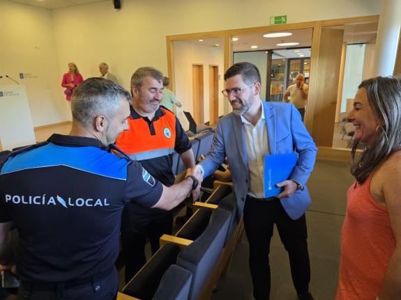 Imaxe da nova:Pablo Fernández participa na reunión de coordinación entre a Protección Civil e a Policía Local de cara ao inicio da campaña de inc...