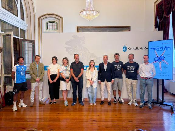 Imaxe da nova:A Xunta participa na presentación dos Campionatos de España de Tríatlon Cadete, Xuvenil e Júnior, que se disputarán esta fin de sem...