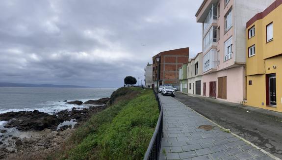 Imaxe da nova:A Xunta licita por máis de 310.000€ as obras de demolición dun inmoble sen rematar e construído de xeito ilegal no paseo de Corbeir...