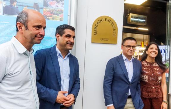 Imagen de la noticia:La Xunta incorpora la plaza de abastos de Ribeira a la red de Mercados Excelentes de Galicia por ser referente en calidad, i...