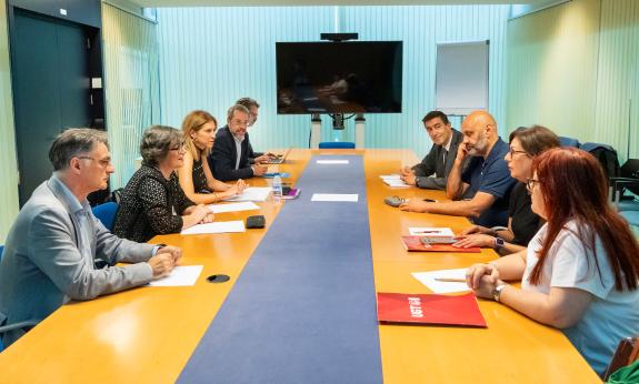 Imaxe da nova:A Xunta expón aos axentes sociais as medidas para mellorar a xestión sanitaria das baixas e a atención ás persoas traballadoras no ...